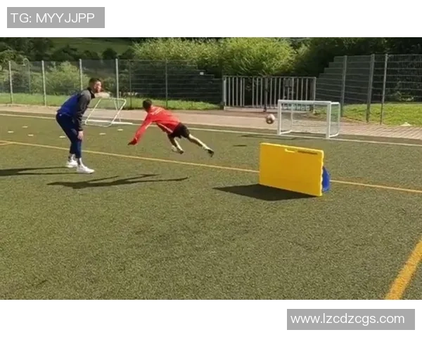 提升少儿足球射门技巧的有效训练方法与实用建议分享 提升少儿足球射门技巧的有效训练方法与实用建议分享