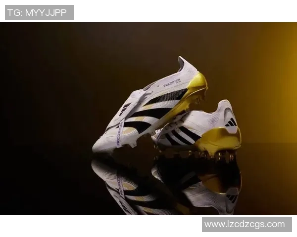 探索足球布艺鞋的舒适性与性能提升之道,助力球场表现与时尚风格的完美结合 探索足球布艺鞋的舒适性与性能提升之道,助力球场表现与时尚风格的完美结合