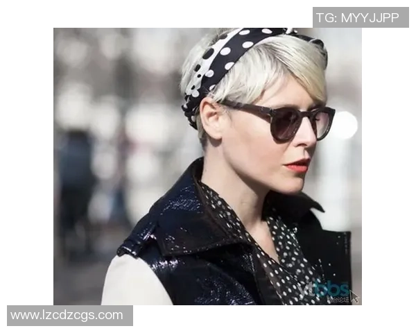 足球周边手巾的多样选择与实用性分析让你爱上运动时尚生活 足球周边手巾的多样选择与实用性分析让你爱上运动时尚生活