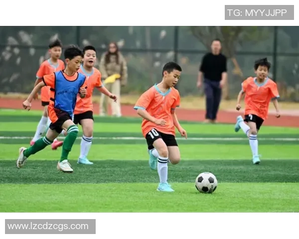 足球有情传递梦想与团结的力量在绿茵场上绽放希望与激情 足球有情传递梦想与团结的力量在绿茵场上绽放希望与激情